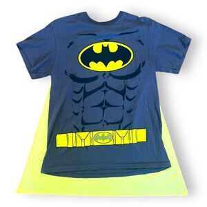 Batman T-Shirt Grey With Yellow Cape Size Medium Costume Halloween DC Comics